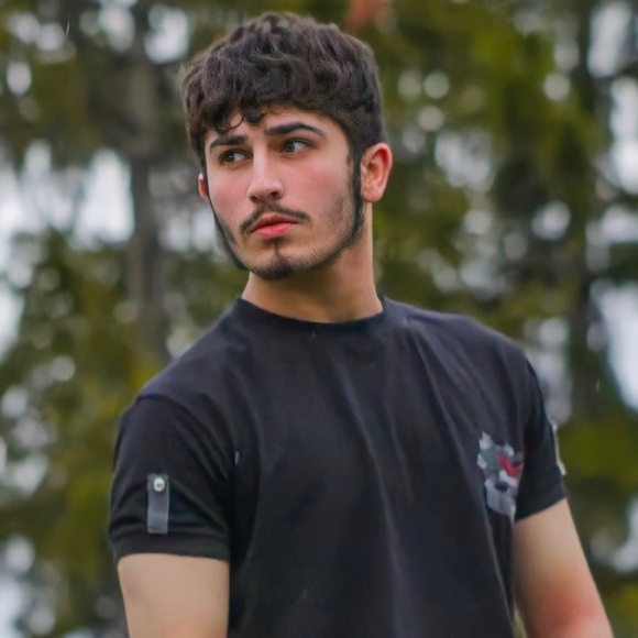 Meet your Posher, Aziz - Picture 1 of 1